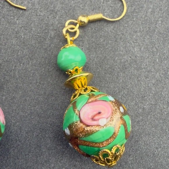 Vintage Murano Wedding Cake Green Glass Floral Drop Earrings Gold Tone Dangle - Picture 5 of 9